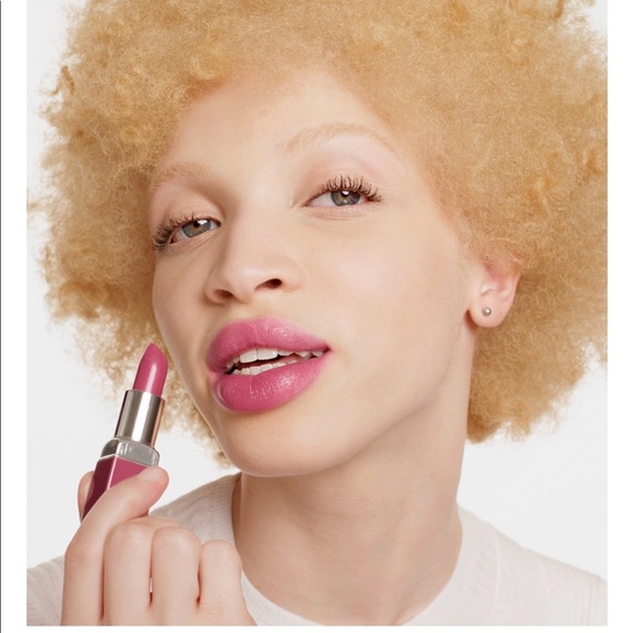 Clinique make up/skin care - Picture 3 of 4